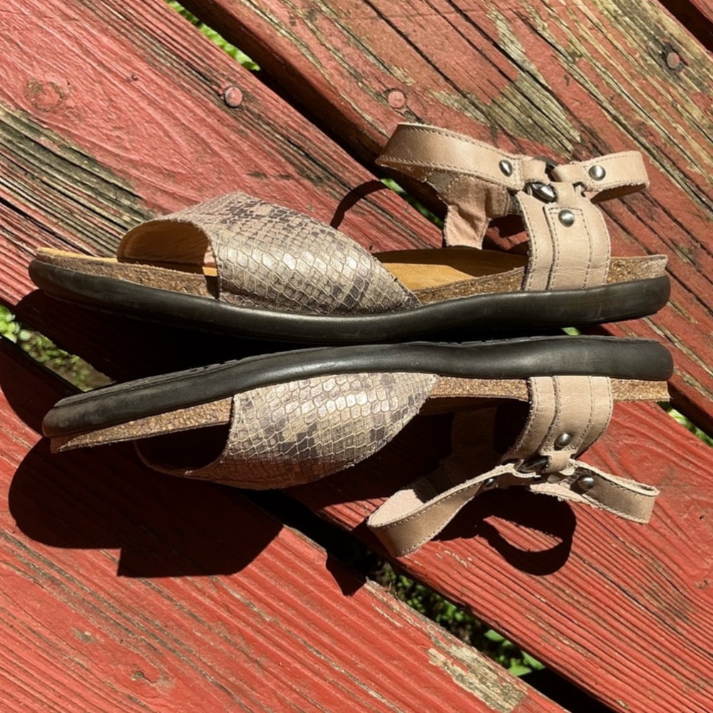 NAOT Women’s Leather Sandals Snake Print Comfort Size 41 US 10 Arch Support - Picture 6 of 16